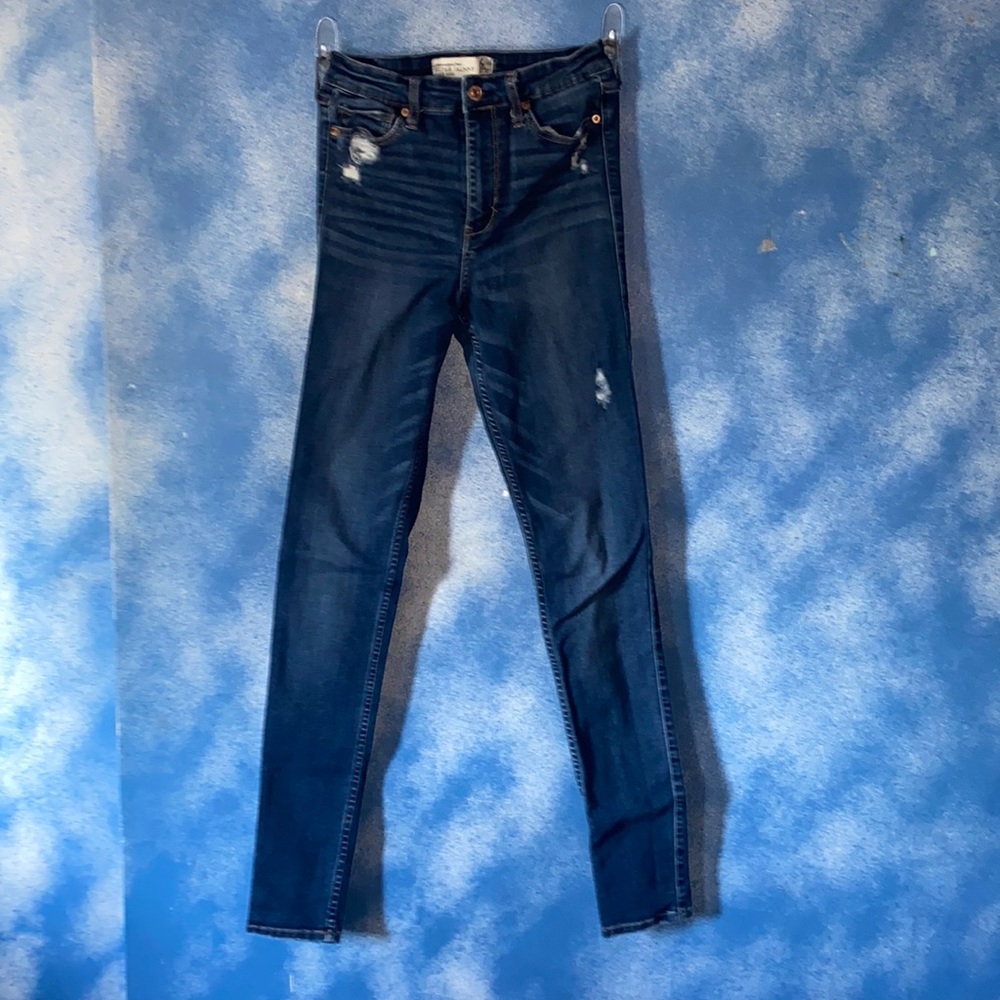 Dark wash skinny jean